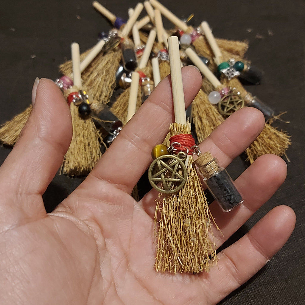 Escoba de Bruja – Protección para tu Hogar