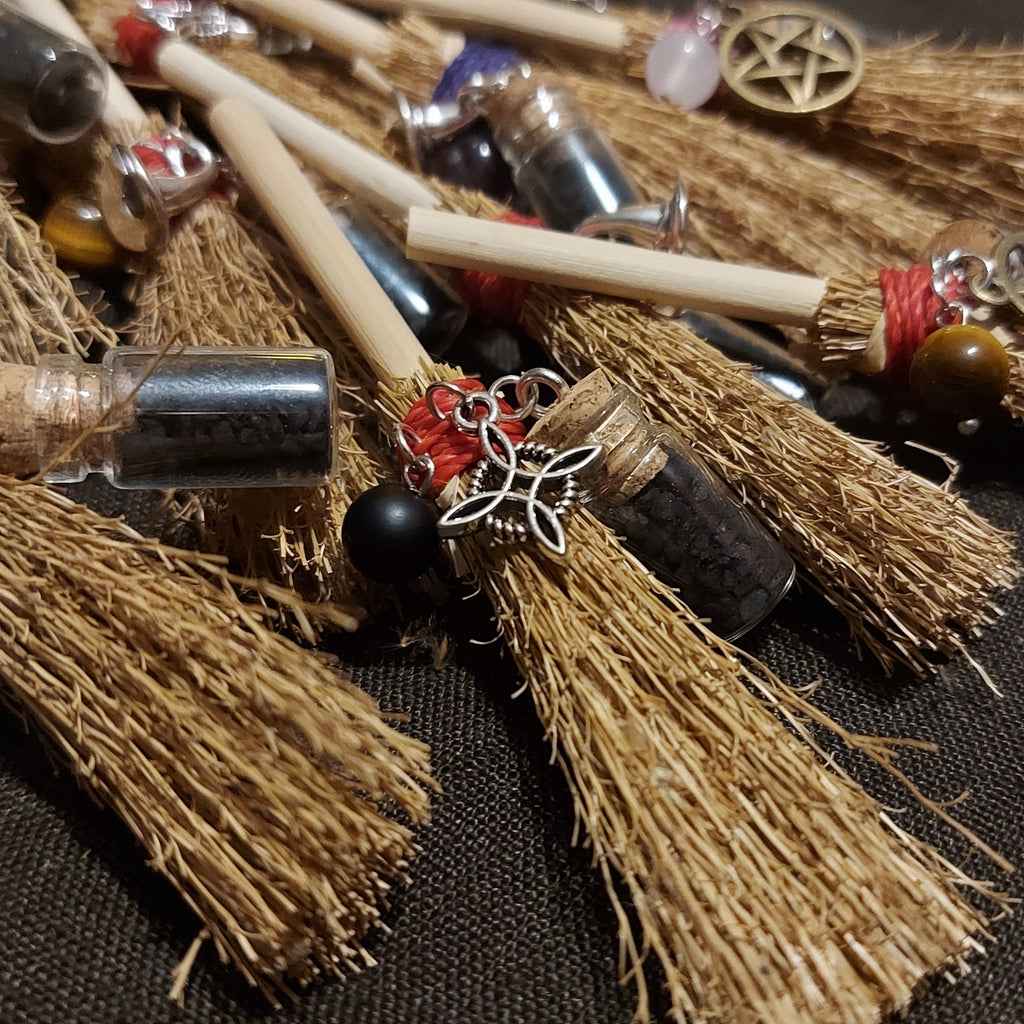 Escoba de Bruja – Protección para tu Hogar