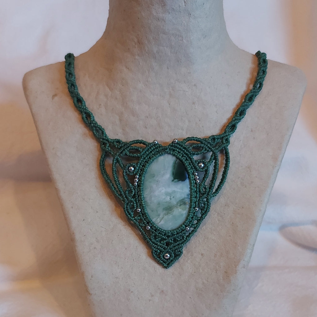 Gargantilla Nahele con Jade Verde