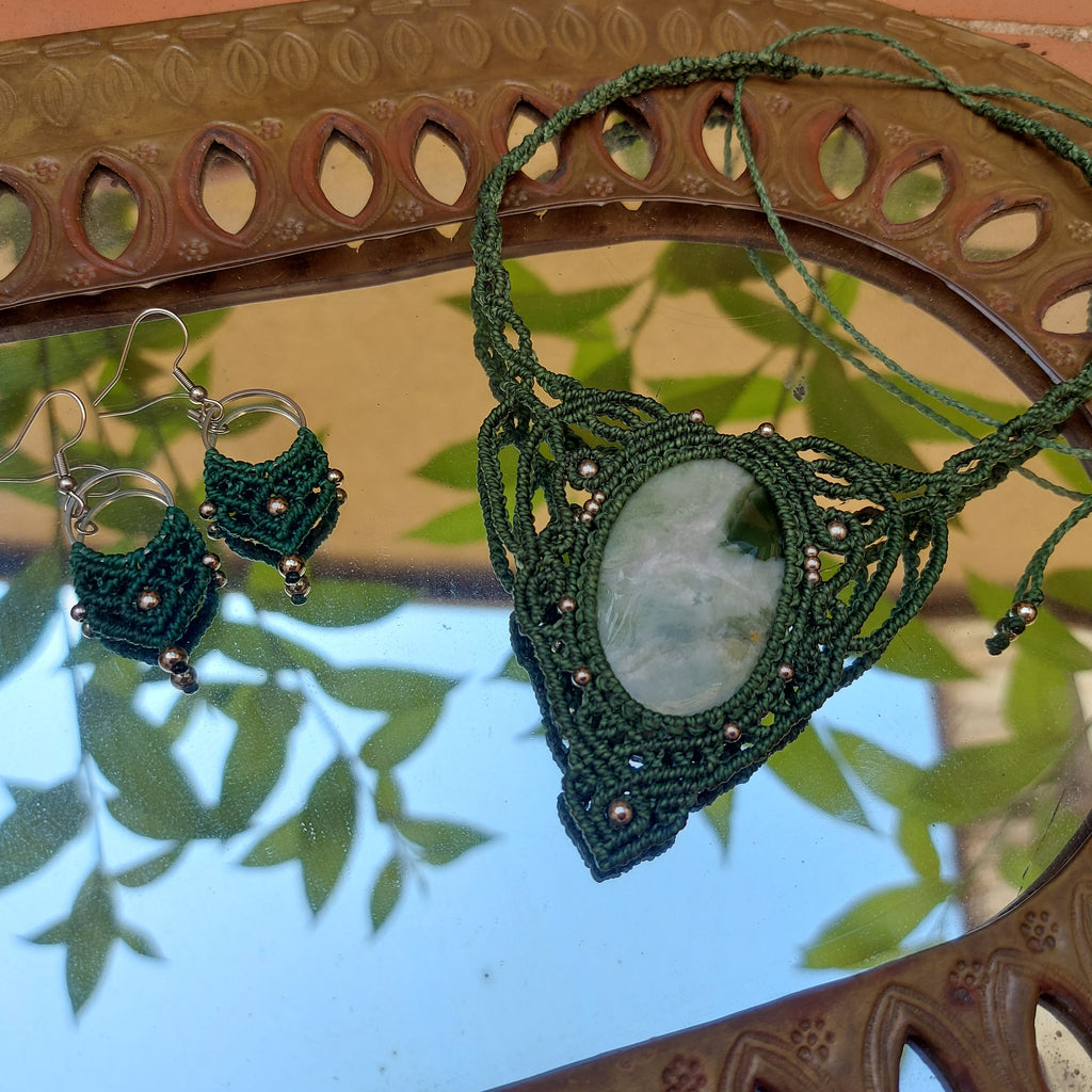 Gargantilla Nahele con Jade Verde
