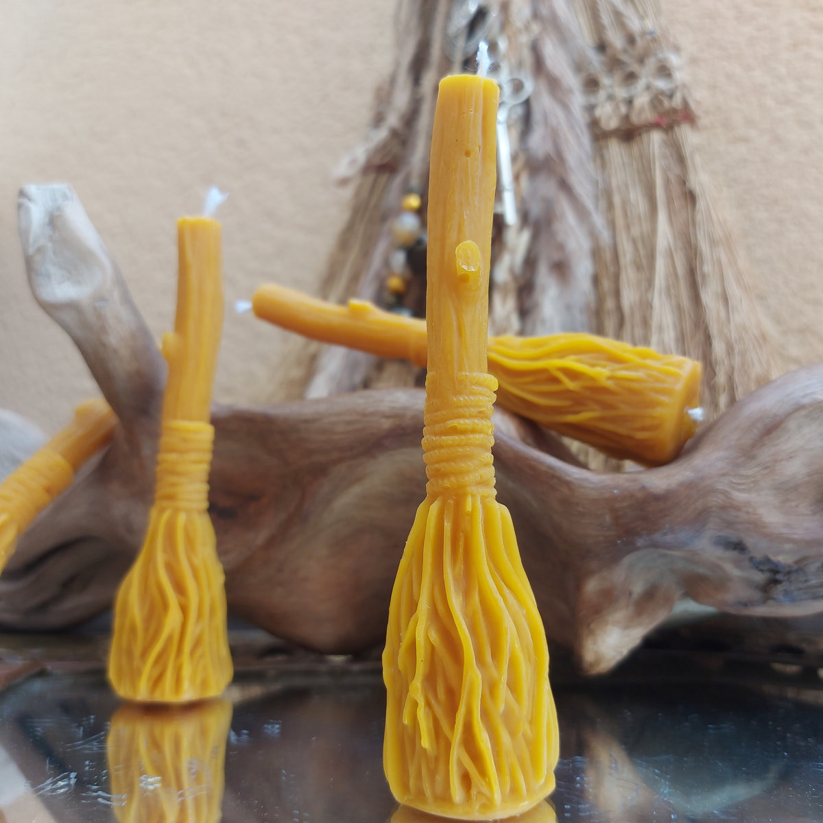 🧹Escoba de Bruja en Cera de Abeja