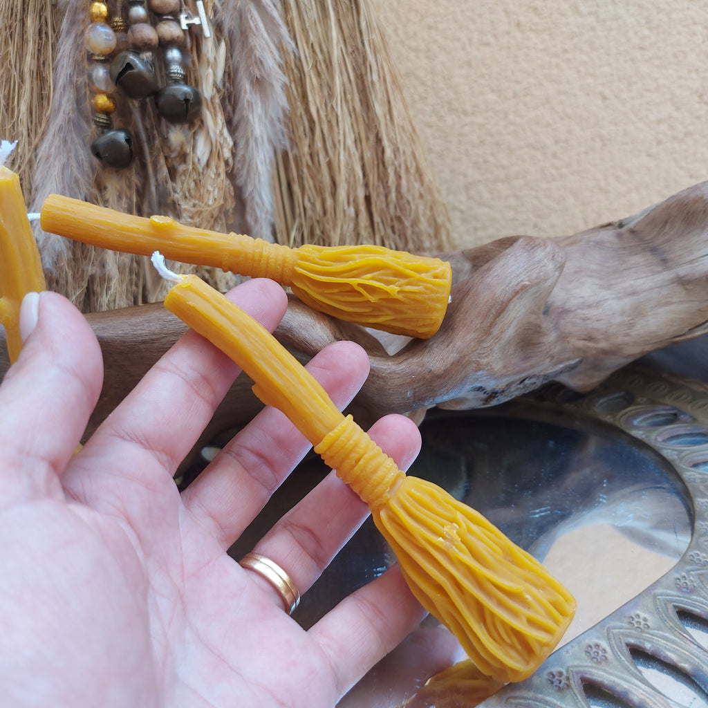 🧹Escoba de Bruja en Cera de Abeja